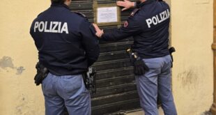 Crotone, blitz della Polizia nel centro storico: chiusi due locali della movida per violazioni